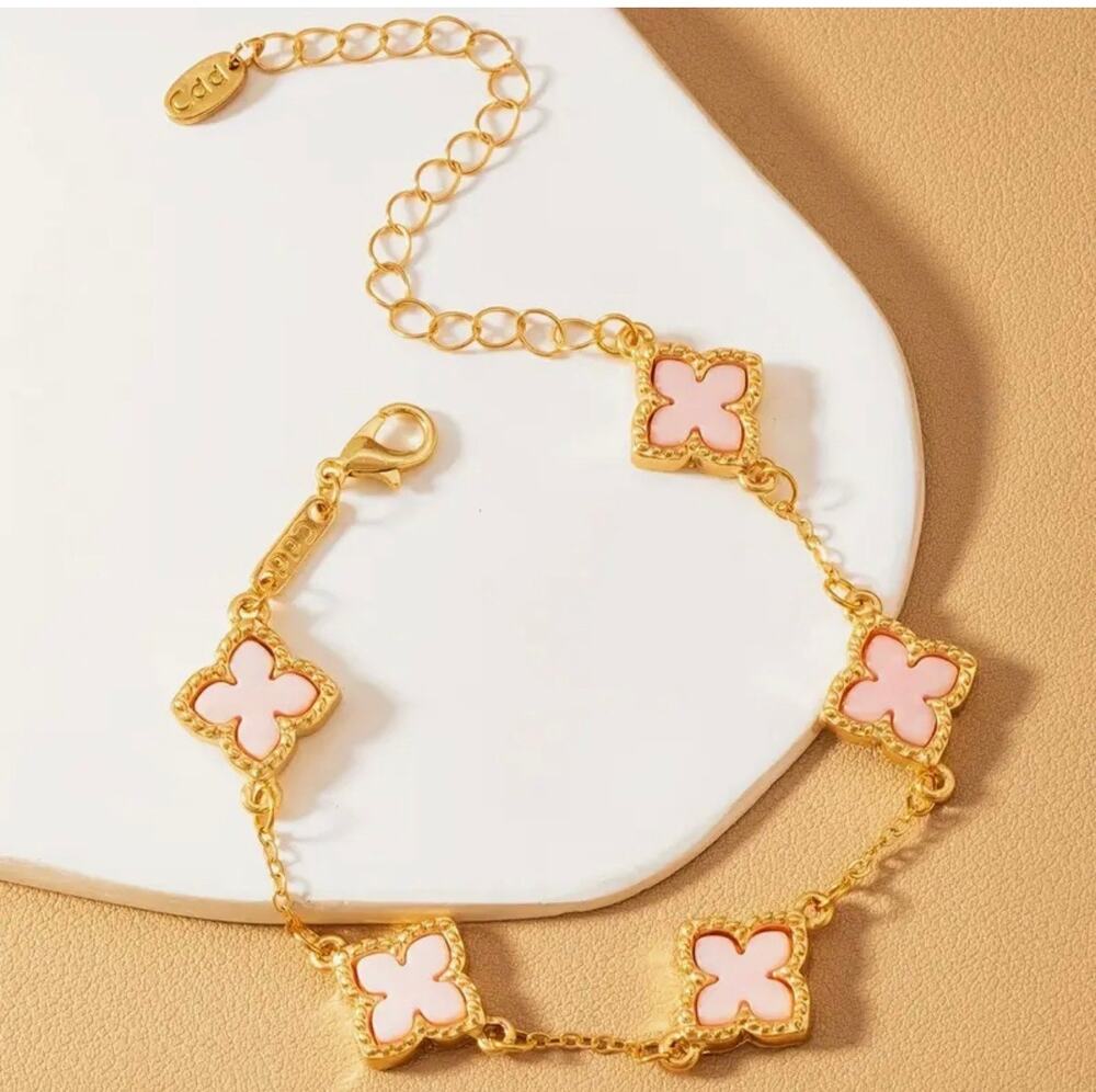 Chain bracelet lucky clover